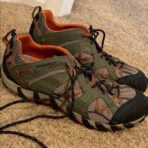 Merrill size 12 men’s Vibram hiking shoes, mesh